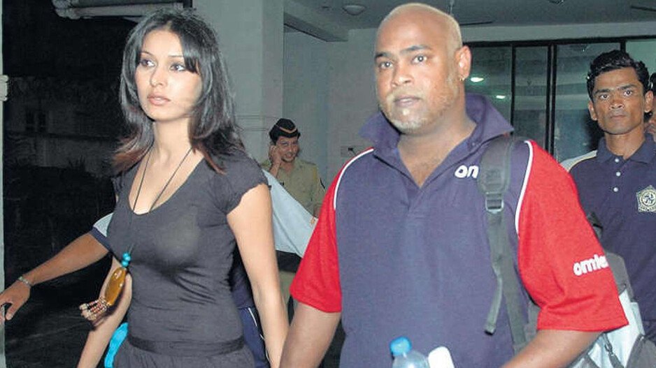 Who is giving Vinod Kambli ₹30,000 per month and why?